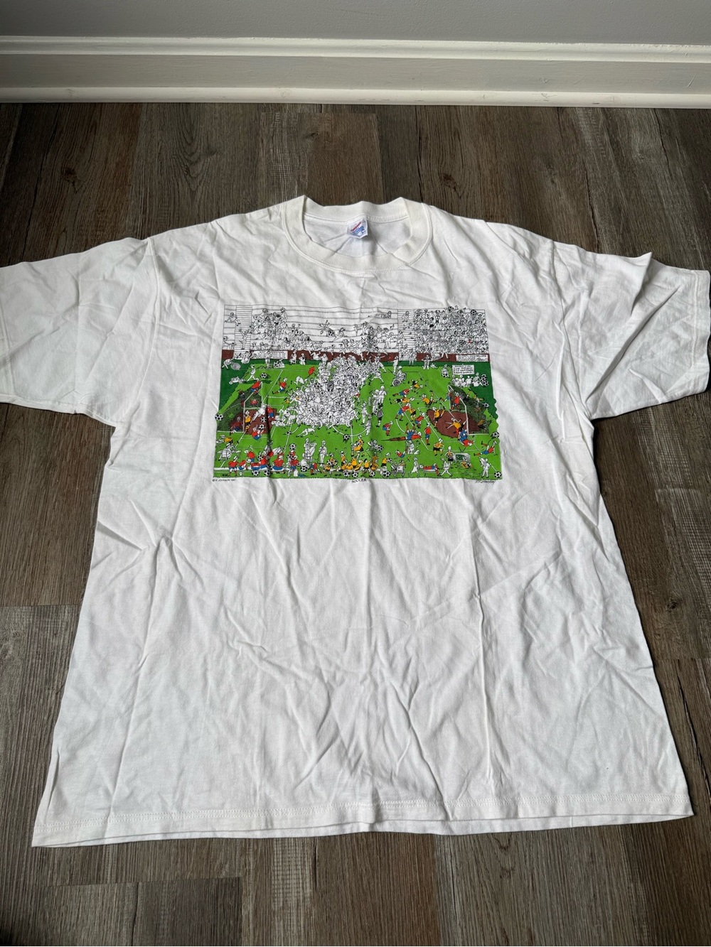 VTG 1991 B JOHNSON SOCCER Graphic T-Shirt Soccer Game Field White Size XL